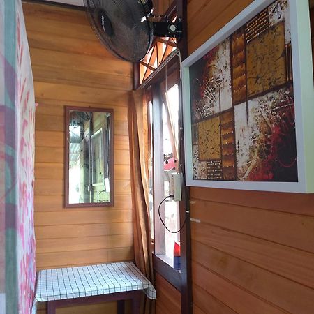 Naca Homestay Manado Exterior photo