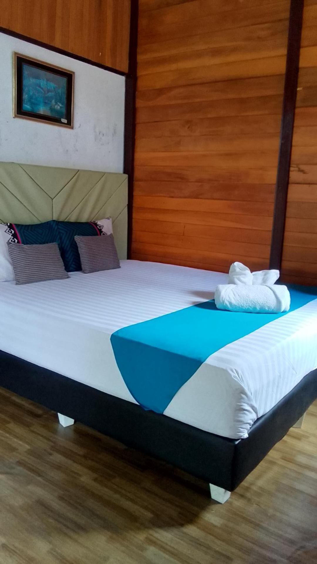 Naca Homestay Manado Exterior photo
