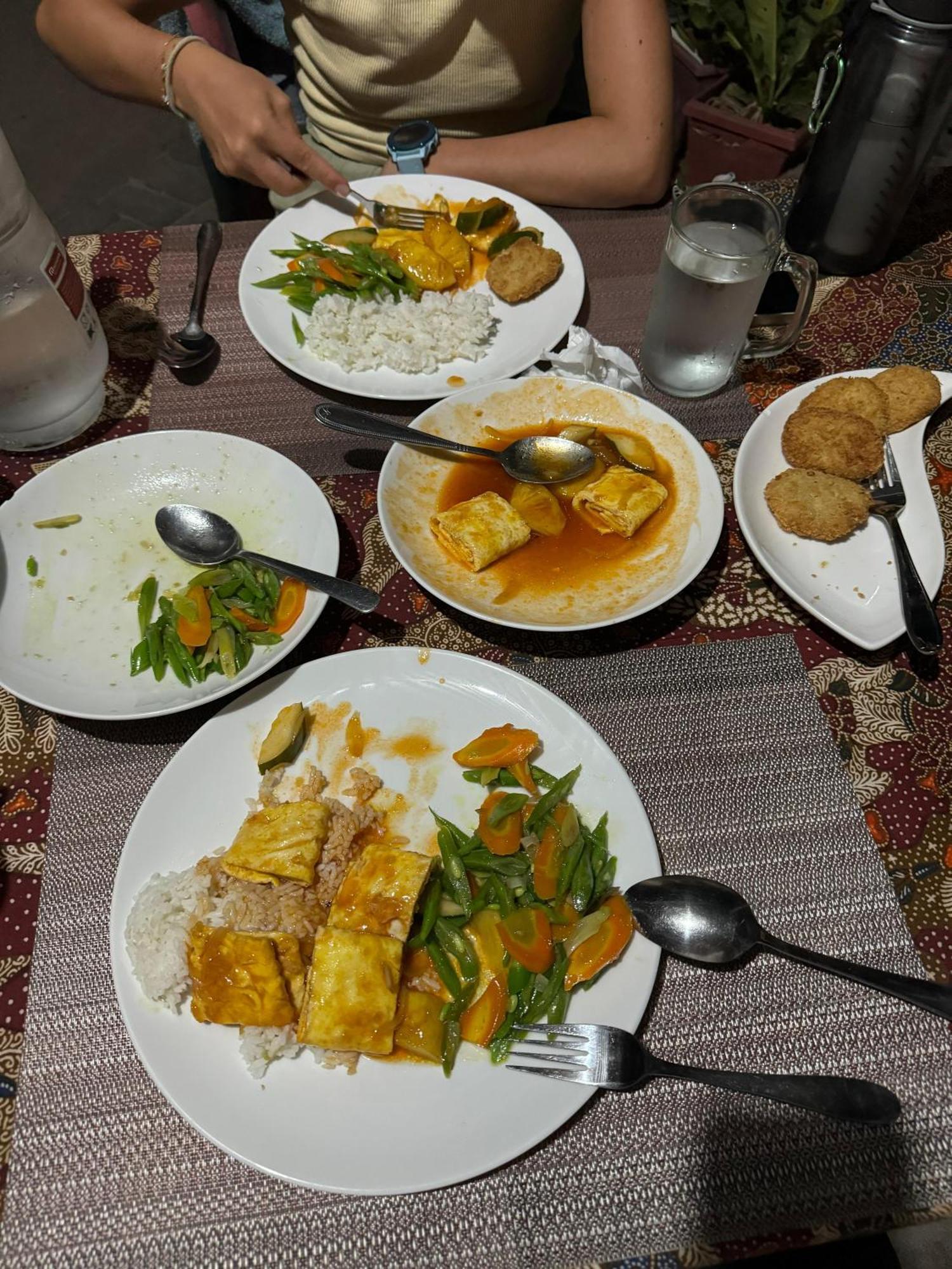 Naca Homestay Manado Room photo