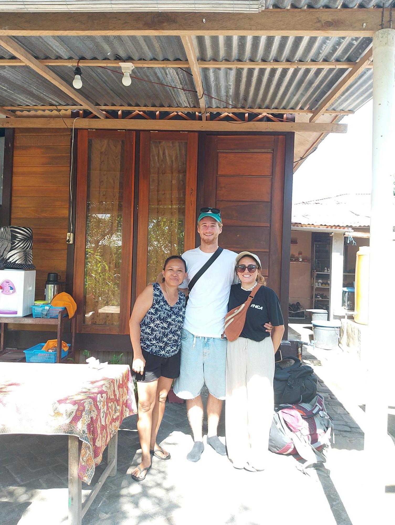 Naca Homestay Manado Exterior photo